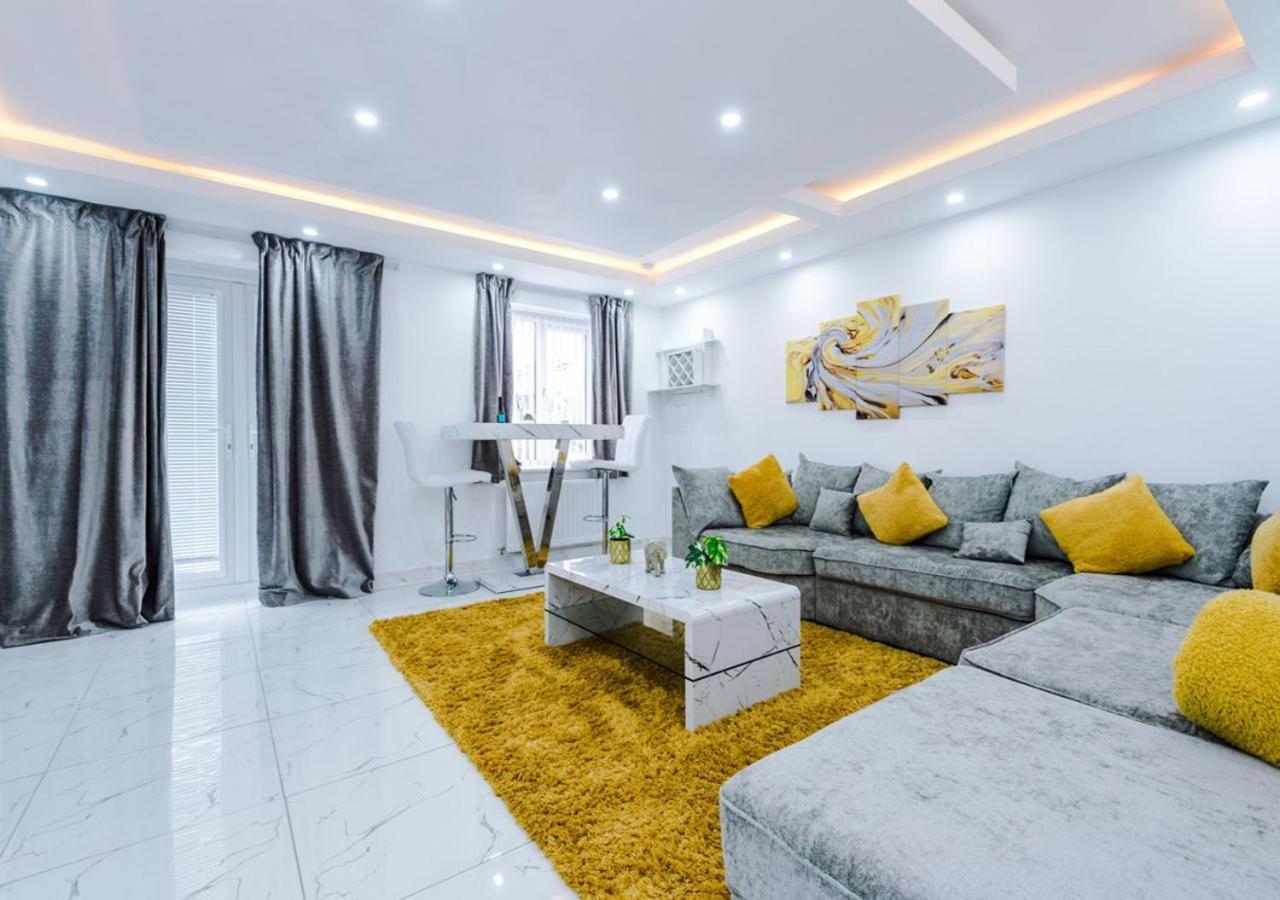 Luxury 3 Bedroom House Close To Manchester Center Extérieur photo