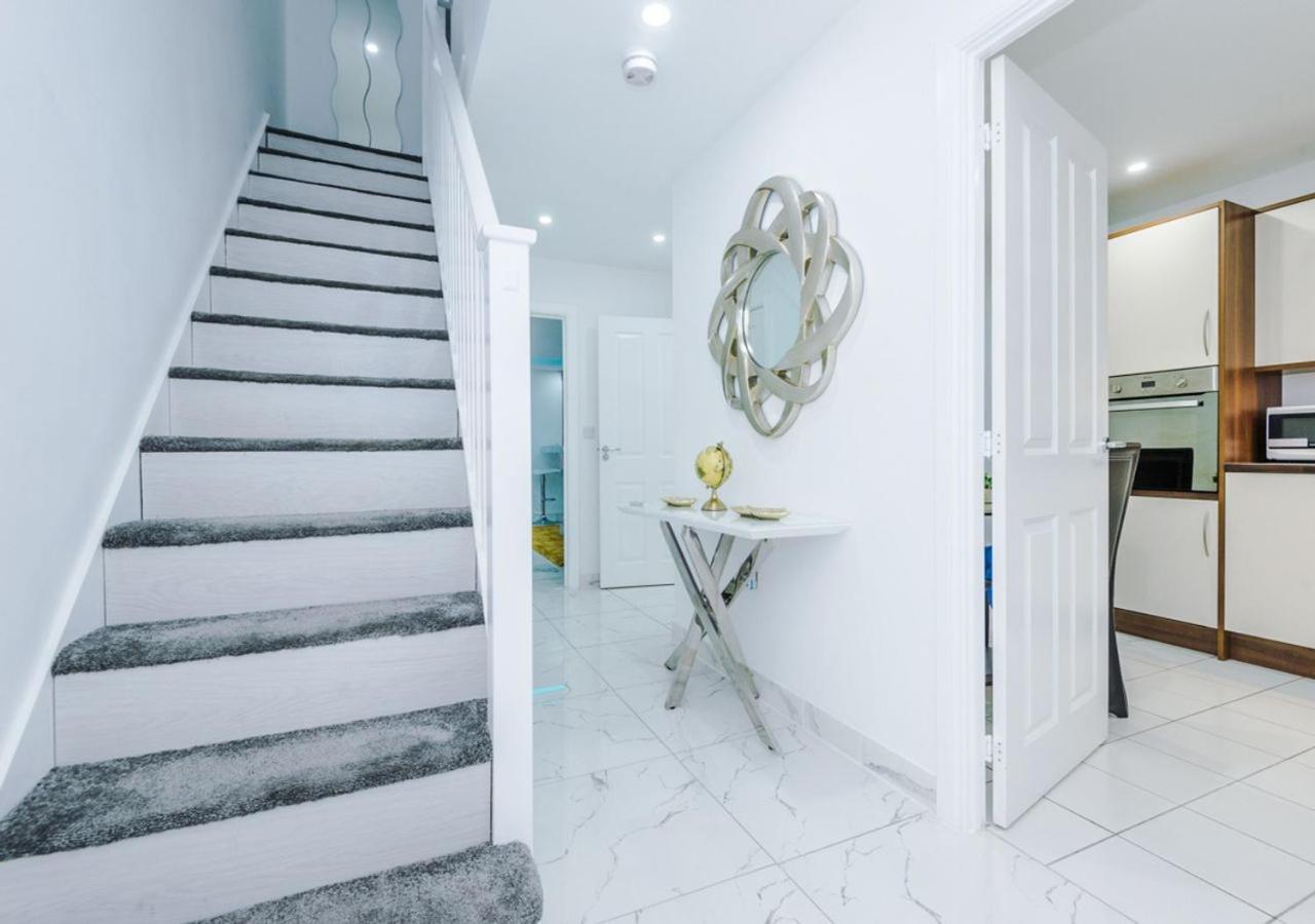 Luxury 3 Bedroom House Close To Manchester Center Extérieur photo